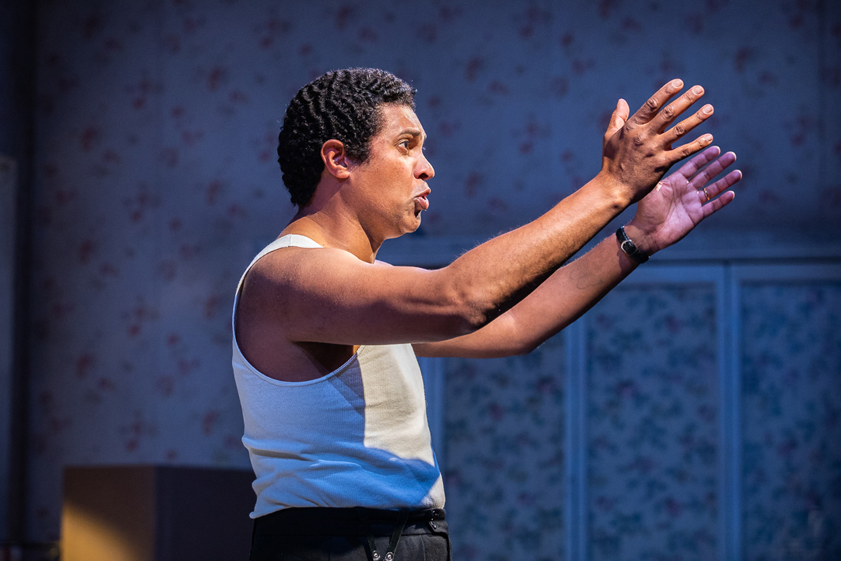Bert_LaBonté in the STC's 'A Raisin in the Sun' (Joseph Mayer)