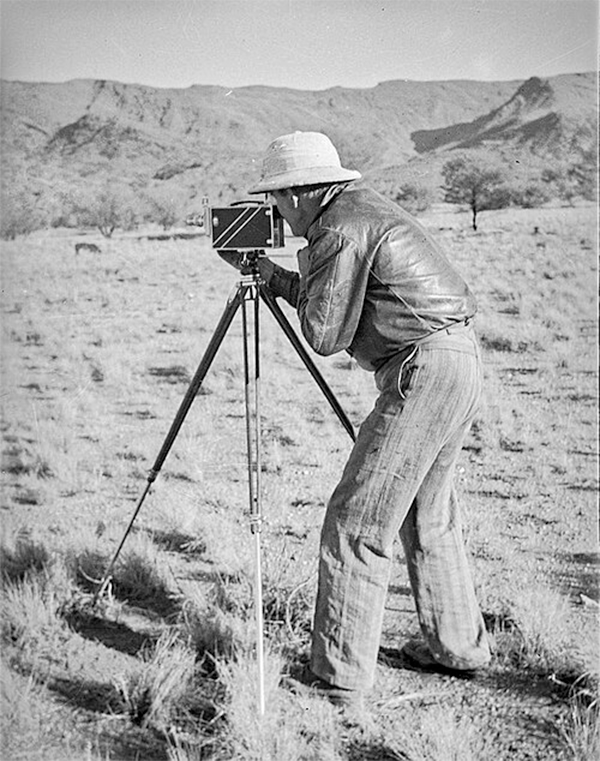 Charles Mountford, Mann Ranges, 1930 (photograph by Bessie Mountfod via Wikimedia Commons)
