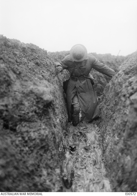 C.E.W. Bean in the Western Front ,1916 (photograph by Herbret Frederick Baldwin via Wikimedia Commons)