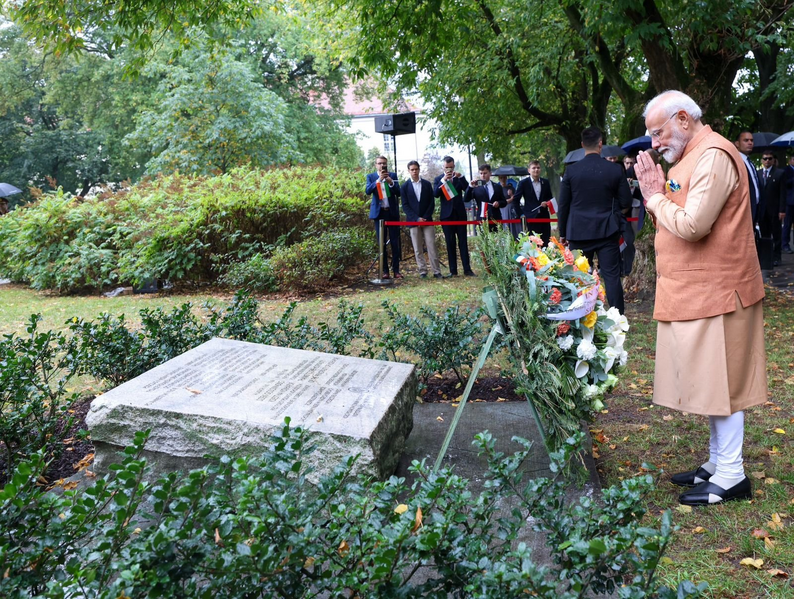 Narendra Modi at the Holhapur Memorial in Warsaw, 2024 (Prime Minister's Office via Wikimedia Commons)