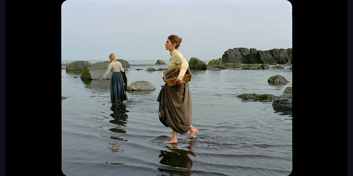 Ída Mekkín Hlynsdóttir as Ida and Vic Carmen Sonne as Anna. 