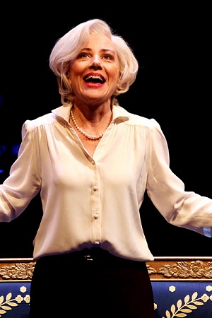 Bernadette Robinson in Pennsylvania Avenue (photograph by Jeff Busby)