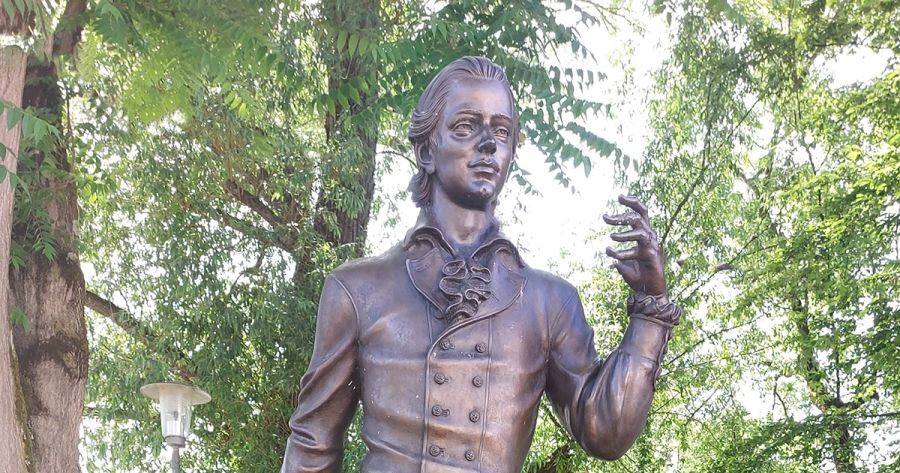 Apotheoses and the Hölderlin Monument, Old Botanical Gardens, Tübingen, a new poem by John Kinsella